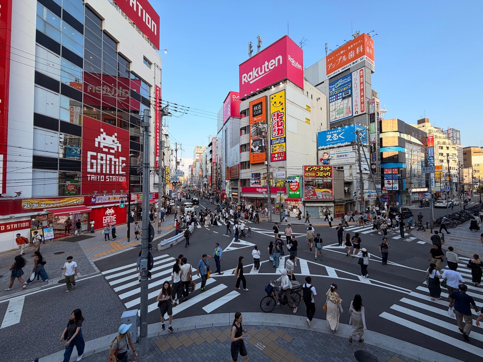 Den Den Town, Osaka's anime and pop-culture district