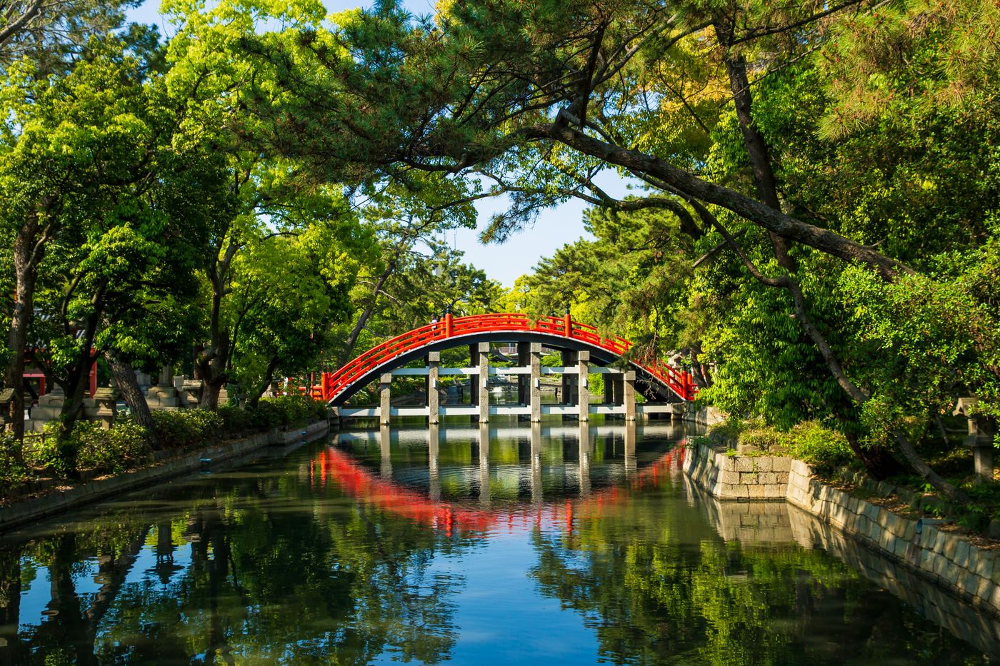 The Sorihashi arched bridge at Sumiyoshi Taisha